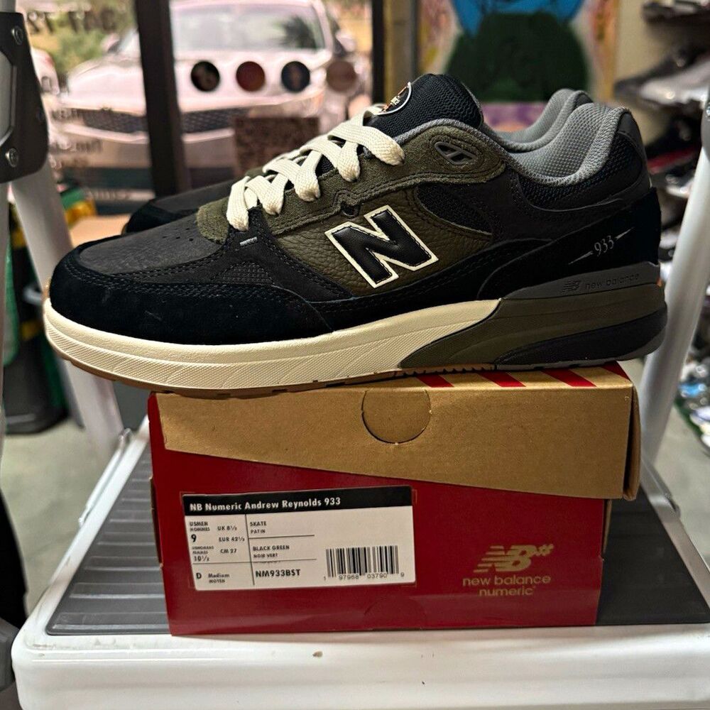 New Balance Numeric Andrew Reynolds 933 Black/Dark Olive Sz 9